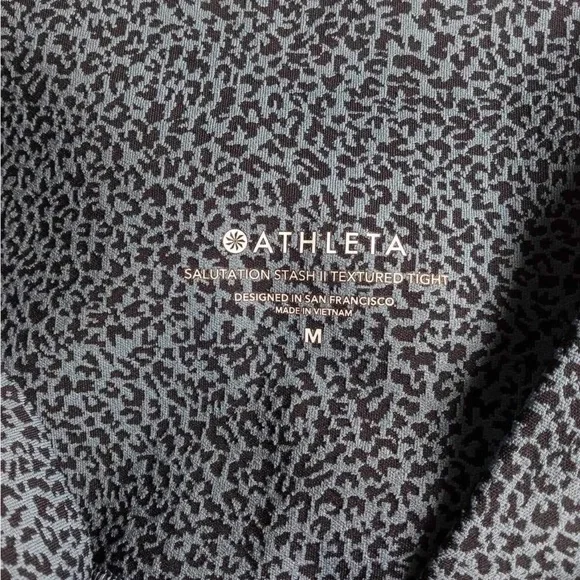 sports pant brand athleta color animal print size M - Picture 8 of 9
